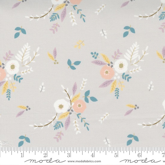 Moda - Little Ducklings - Floral Bouquet, Warm Gray