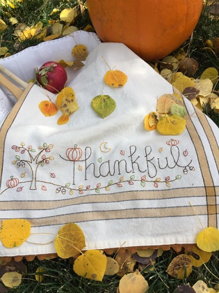 Bareroots Dishtowel Embroidery Kit - 18' x 27' - Thankful