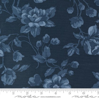 Moda - 108' Shoreline - Large Muted Floral, Navy