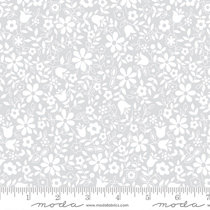 Moda - Whispers - Flower Patch, Zen Grey