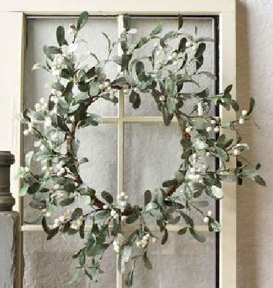 Wreath - Snowberry Mistletoe 20'